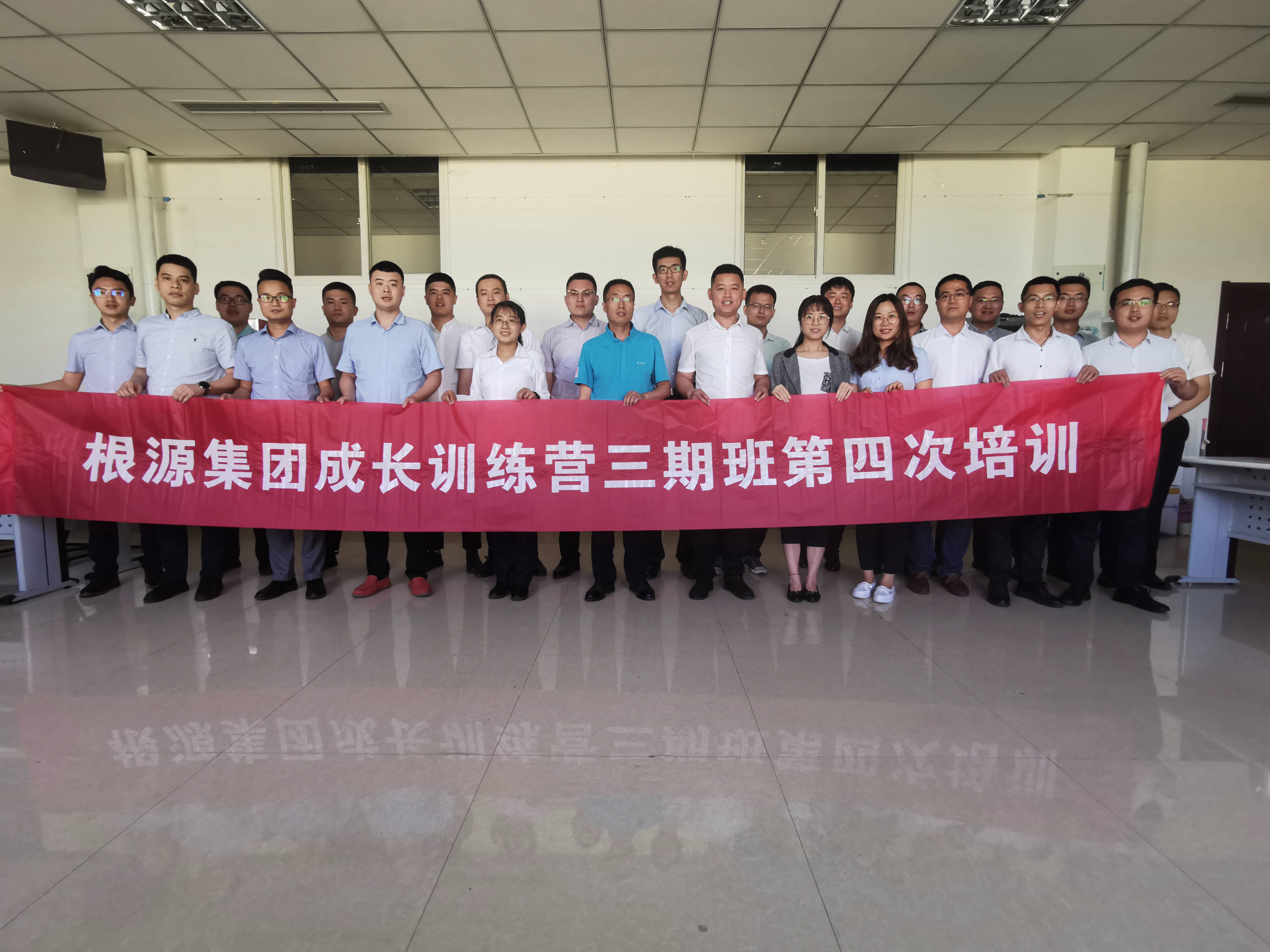 1595990294239938.jpg 10.合影.jpg